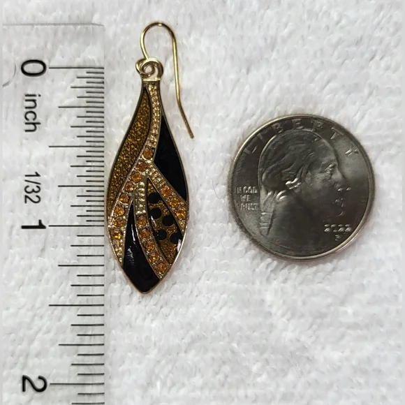 Topaz and Black Jewel Tone Necklace and Dangle Earrings Set / Pierced - Picture 4 of 5